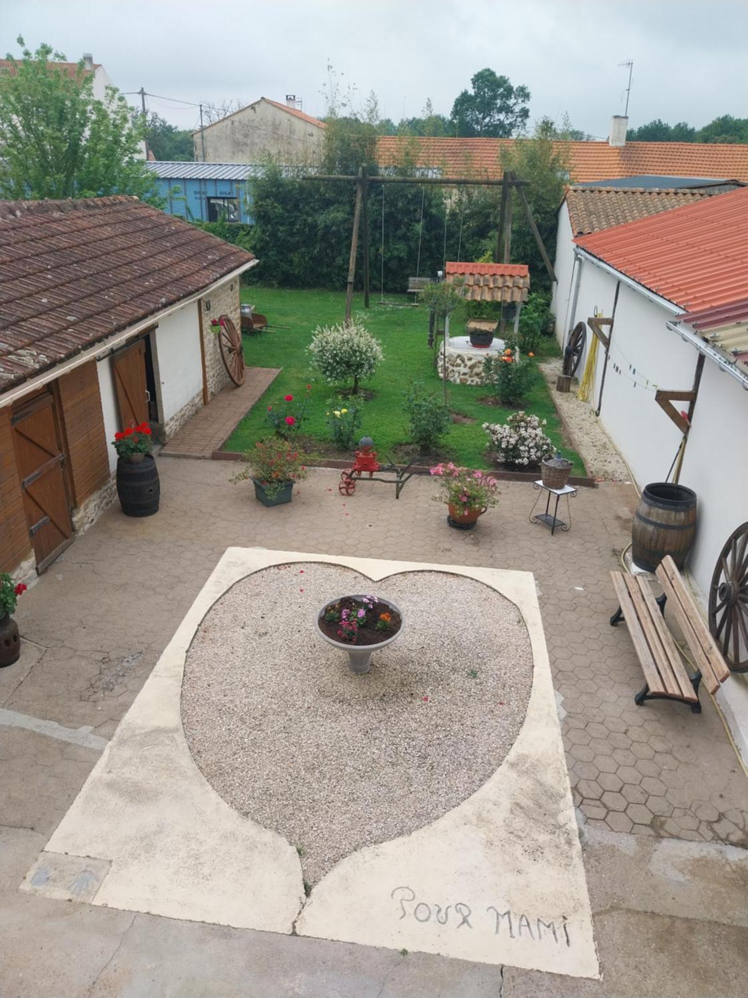 Chambre D Hote Les Frangins Avrillé Exterior foto